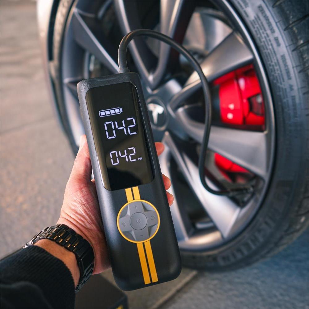 Fanttik X8 APEX EV Tire Inflator Deluxe Package